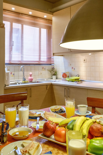 Food & Drinks 5, Beating Heart City Family Home Next to Beach, Crete