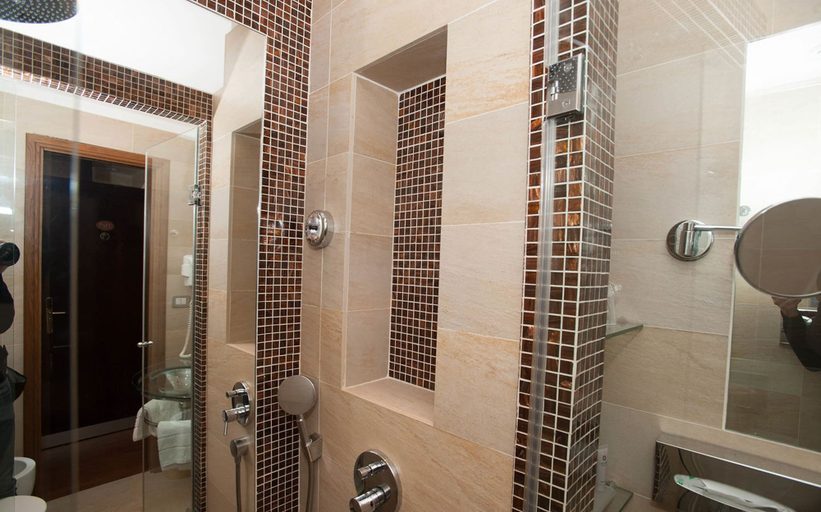 Bathroom 5, Best Western Hotel Piccadilly, Roma