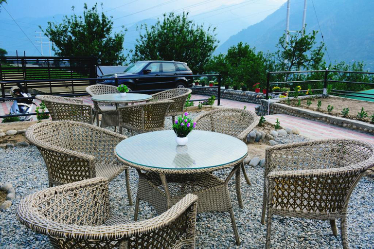 Others 4, The Royal Woods by Aaroham, Kullu
