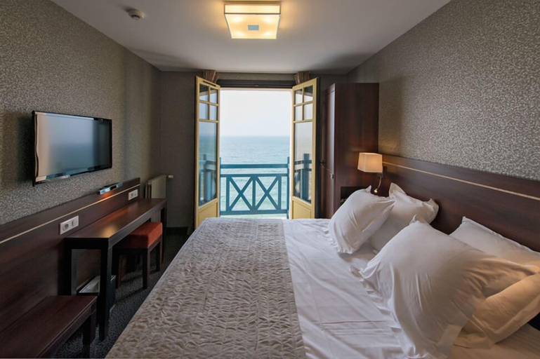 Bedroom 3, Hôtel Ambassadeurs, Ille-et-Vilaine
