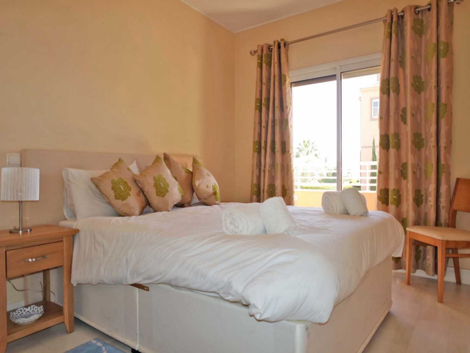 Bedroom 2, B02 - Fantastic Apartment With Pool Almost On The Sandy Beach by DreamAlgarve, Portimão