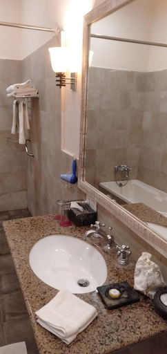 Bathroom 4, Hotel Dev Vilas, Sawai Madhopur