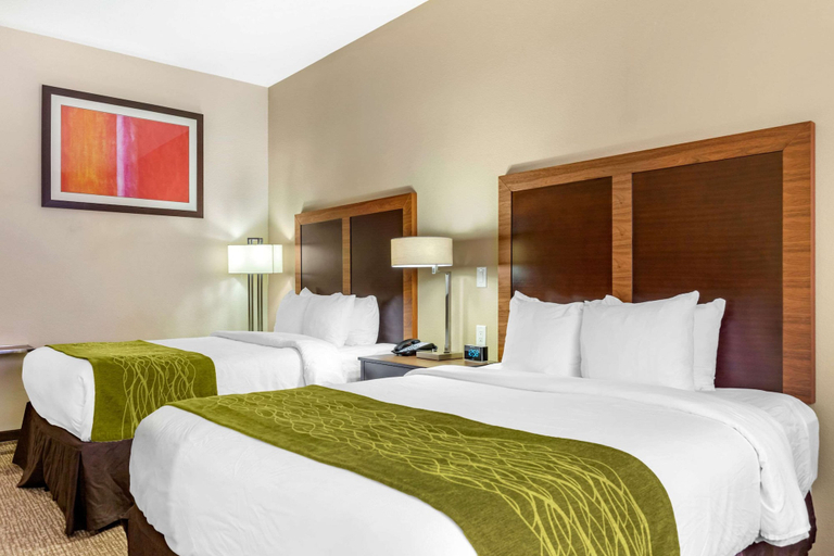 Bedroom 2, Comfort Inn & Suites Lakeside, Maverick