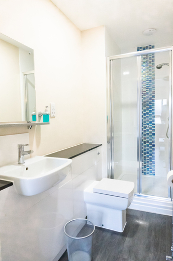 Bathroom 3, Magna House, Surrey