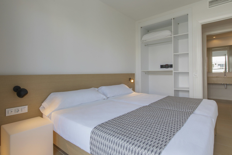 Bedroom 3, HM Martinique Aparthotel, Baleares
