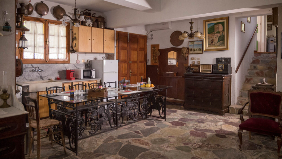 Food & Drinks 5, Kitries Home, Peloponnese