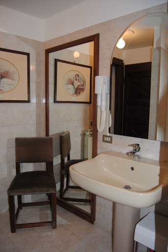Bathroom 4, Hotel del Viale, Aosta