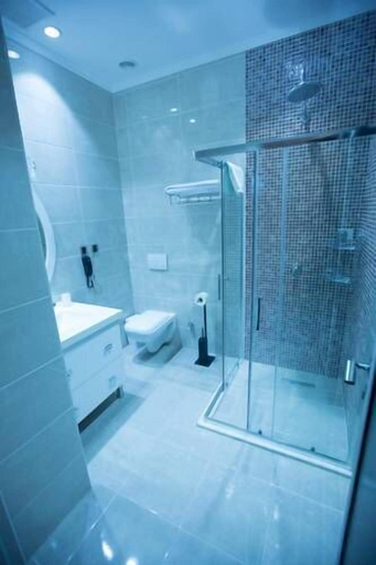 Bathroom 5, Don-Dar Hotel, Baku