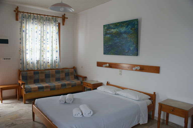 Bedroom 3, Hotel Eleftheria, South Aegean