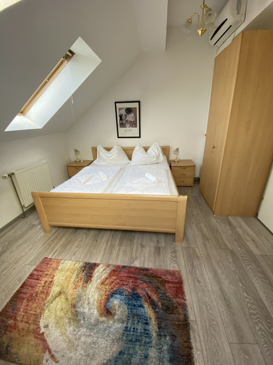 Bedroom 3, Pension Lizzi, Wien