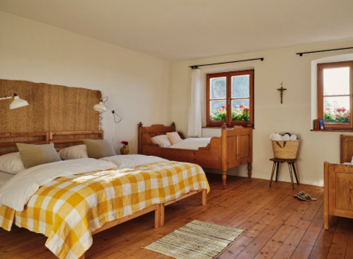 Bedroom 3, Berghotel Altes Wallberghaus, Miesbach