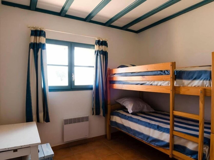 Bedroom 2, Gîtes Pech-céleyran, Aude