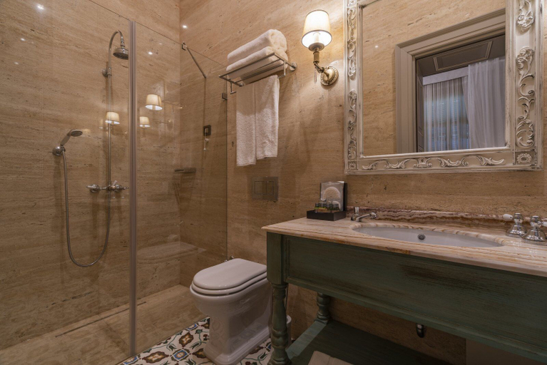 Bathroom 5, Cunda Callisto Despot Evi +12, Ayvalık