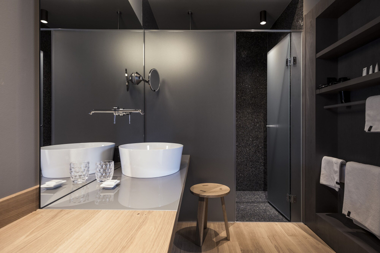 Bathroom 5, Hotel Lamm, Bolzano