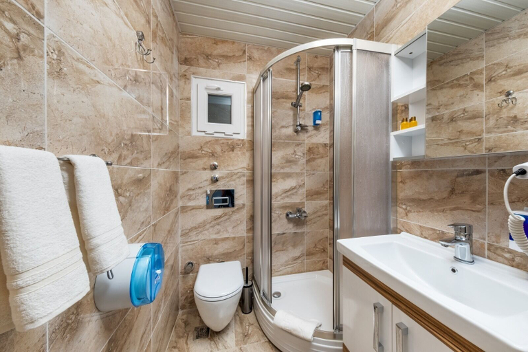 Bathroom 5, Anelli Hotel, Antalya