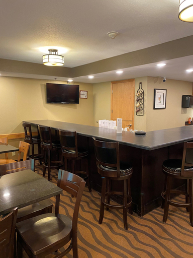 Food & Drinks 5, AmericInn by Wyndham Algona, Kossuth
