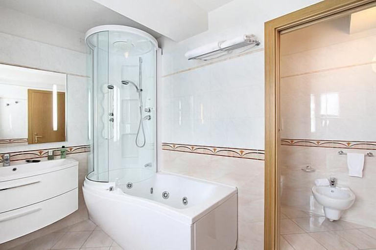 Bathroom 4, Hotel Grohmann, Trento