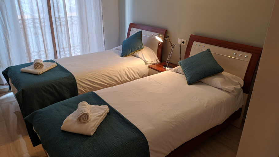 Bedroom 4, Life Apartments Alameda Colon, Málaga