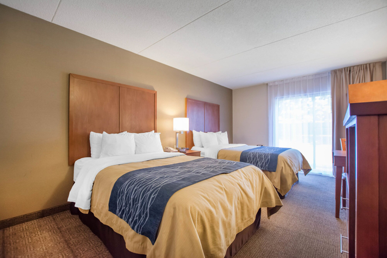 Bedroom 3, Comfort Inn, Gloucester