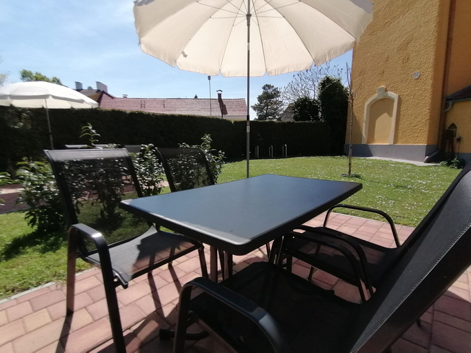 Others 4, Albizia-Apartments, Baden