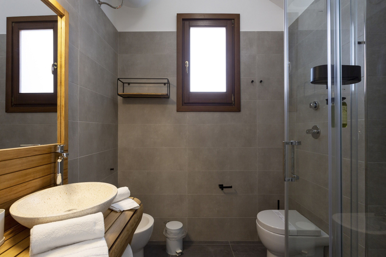 Bathroom 5, Poseidon Residence, Trapani