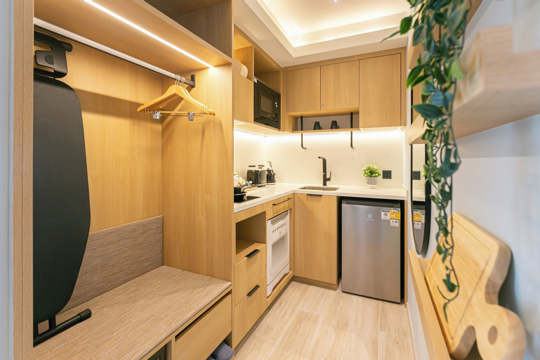 Dining Room 11