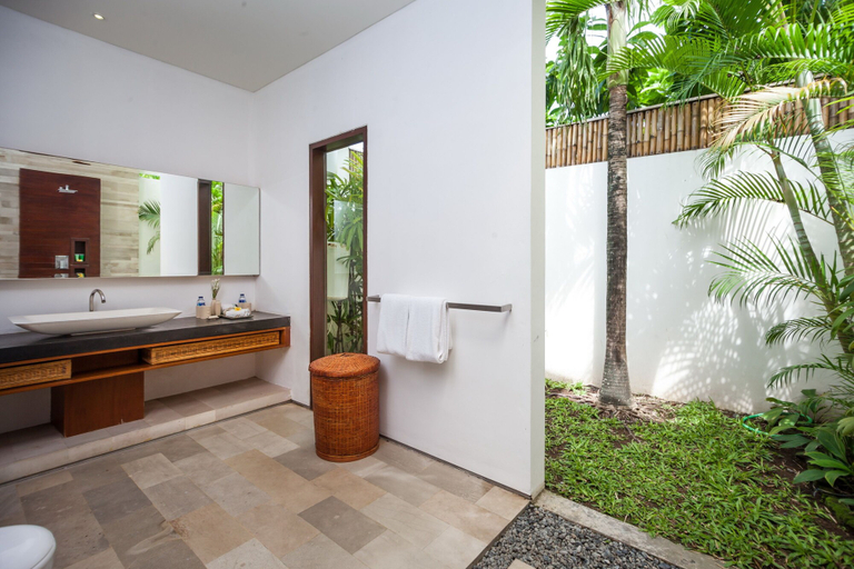 Bathroom 3, Villa Illam, Badung