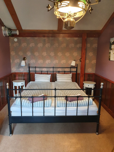 Bedroom 3, Nymans Bed & Breakfast, Karlsborg