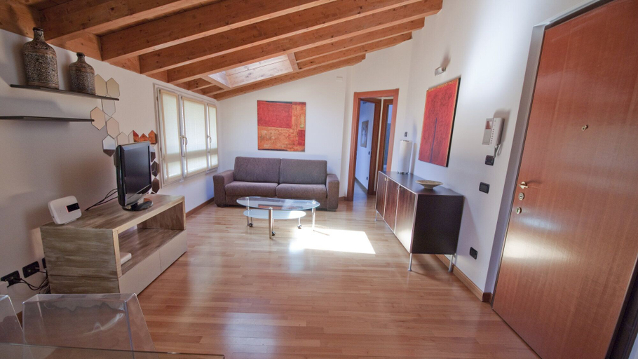 Others 4, Italianway Comfort - Rubens 19 B, Milano