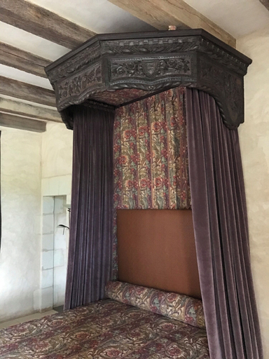 Bedroom 2, Les Trois-Moutiers, Vienne