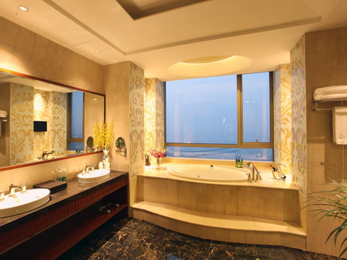 Bathroom, Grand Skylight International Hotel Gongqingcheng, Jiujiang
