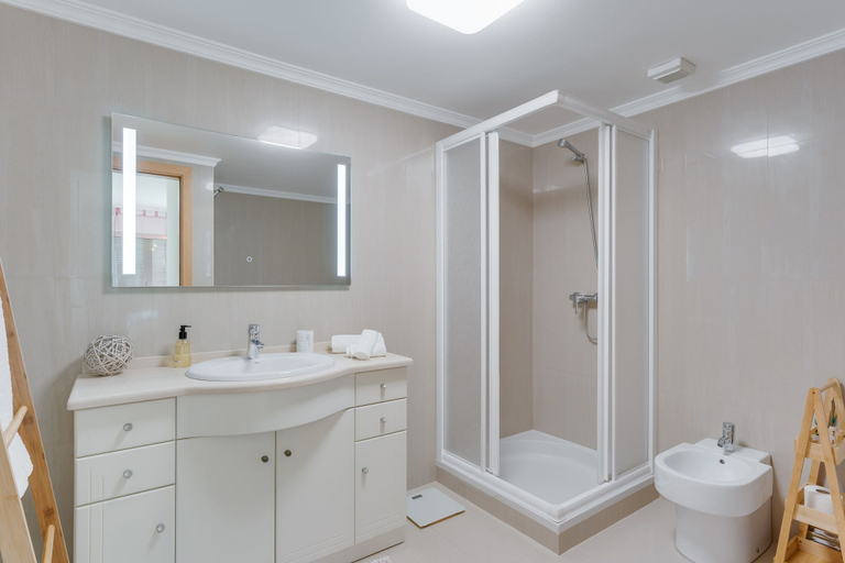 Bathroom 4, Sunny Beach Machico Apartment, Machico
