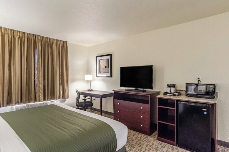 Bedroom 4, Cobblestone Inn & Suites - Bridgeport, Morrill