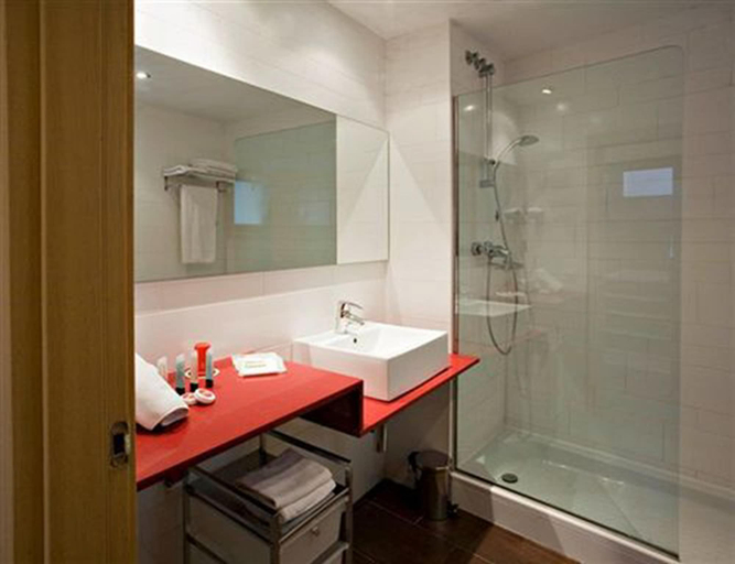 Bathroom 3, Apartments Ciutat Vella, Barcelona
