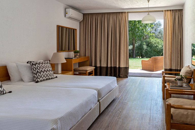Bedroom 3, Hotel Amalia Olympia, West Greece