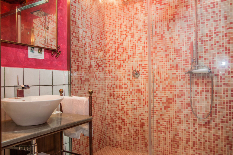 Bathroom 5, Kallikoros Country Resort & Spa, Syracuse