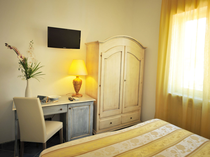 Bedroom 4, Hotel Miramare, Salerno