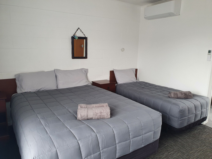 Bedroom 3, Brooklyne Motel Sanson, Manawatu