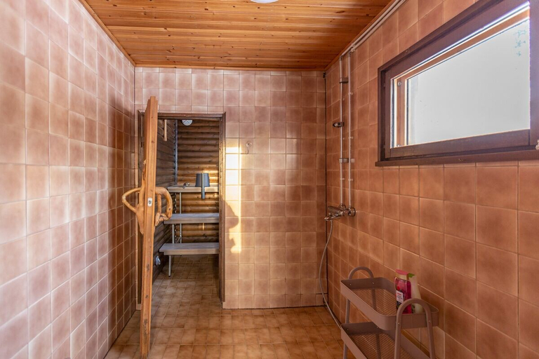 Bathroom 4, Kuukkeli Ivalo Arctic House, Lapland