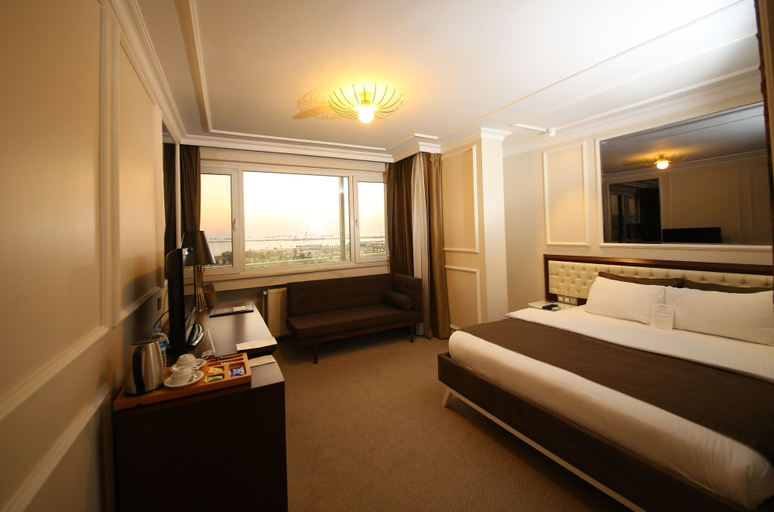 Bedroom 2, North Point Hotel, Merkez