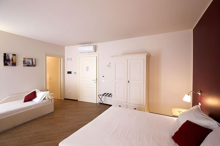 Bedroom 4, Hotel Leon D'Oro, Mantua