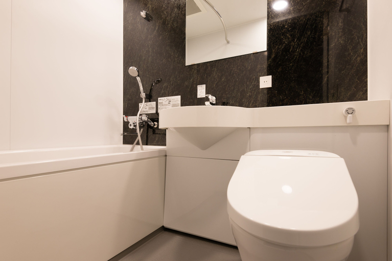 Bathroom 5, BON Hostel, Osaka