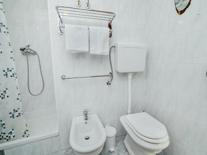 Bathroom 4, Cottage Ciara, Dubrovnik