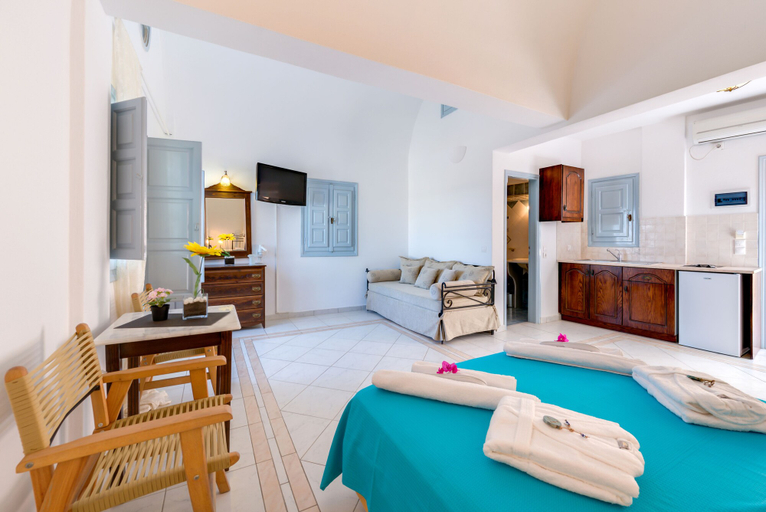 Bedroom 5, Joy Beach Hotel, South Aegean