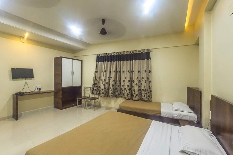 Bedroom 4, Hotel Ramkrishna, Kolhapur, Kolhapur