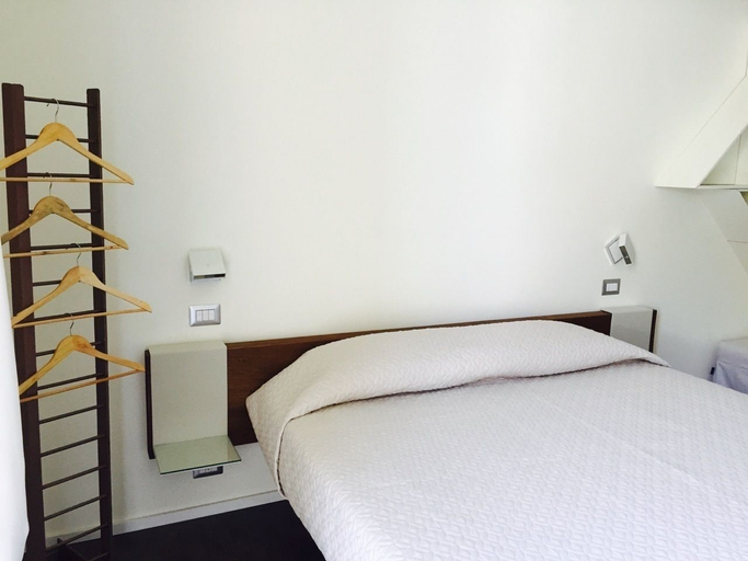 Bedroom 2, Cinquecento B&B, Messina