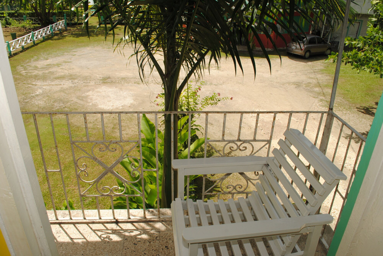 Others 5, Bluefields on the Bay