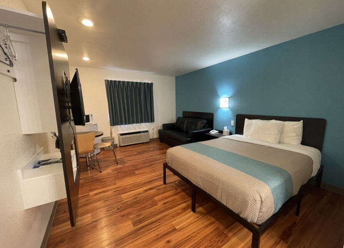 Bedroom 3, Motel 6 Rigby, ID, Jefferson