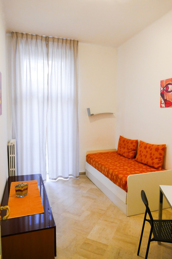Others 5, Visa Residence, Bari