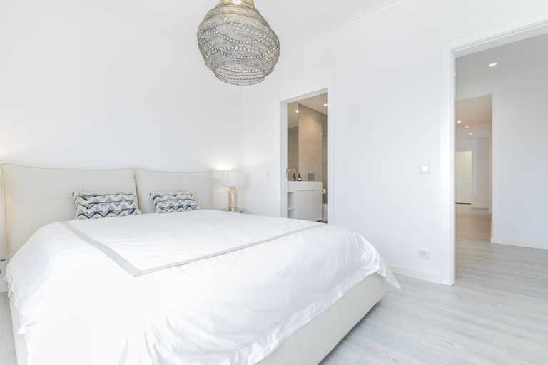 Bedroom 2, Luxurious Seaview Apartment in Estoril, Cascais